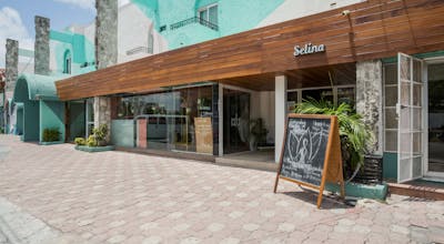 Nílu Cancun Downtown by Selina