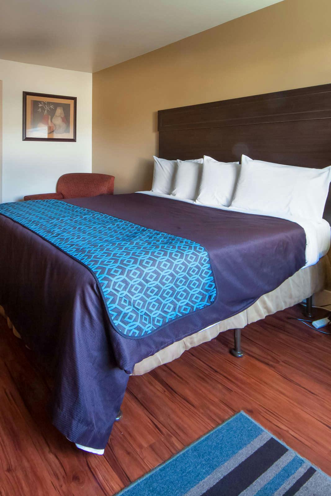 Hotel SilverStone Inn & Suites photo 3