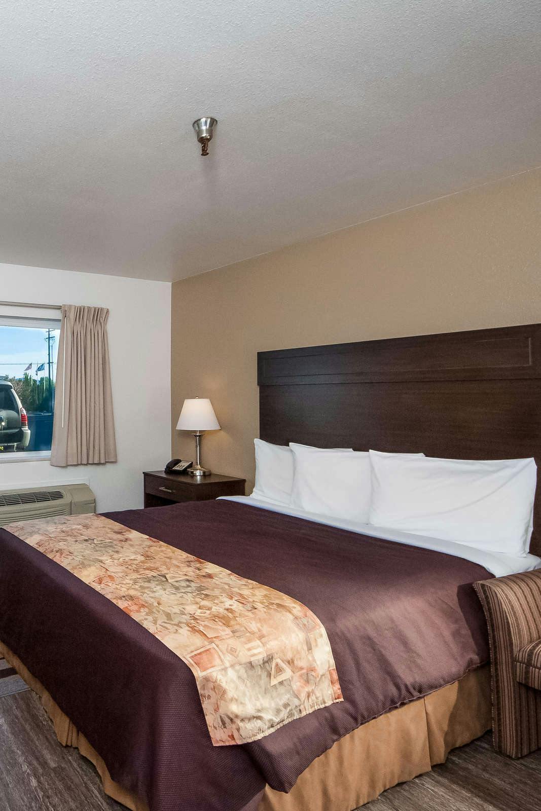 Hotel SilverStone Inn & Suites photo 4