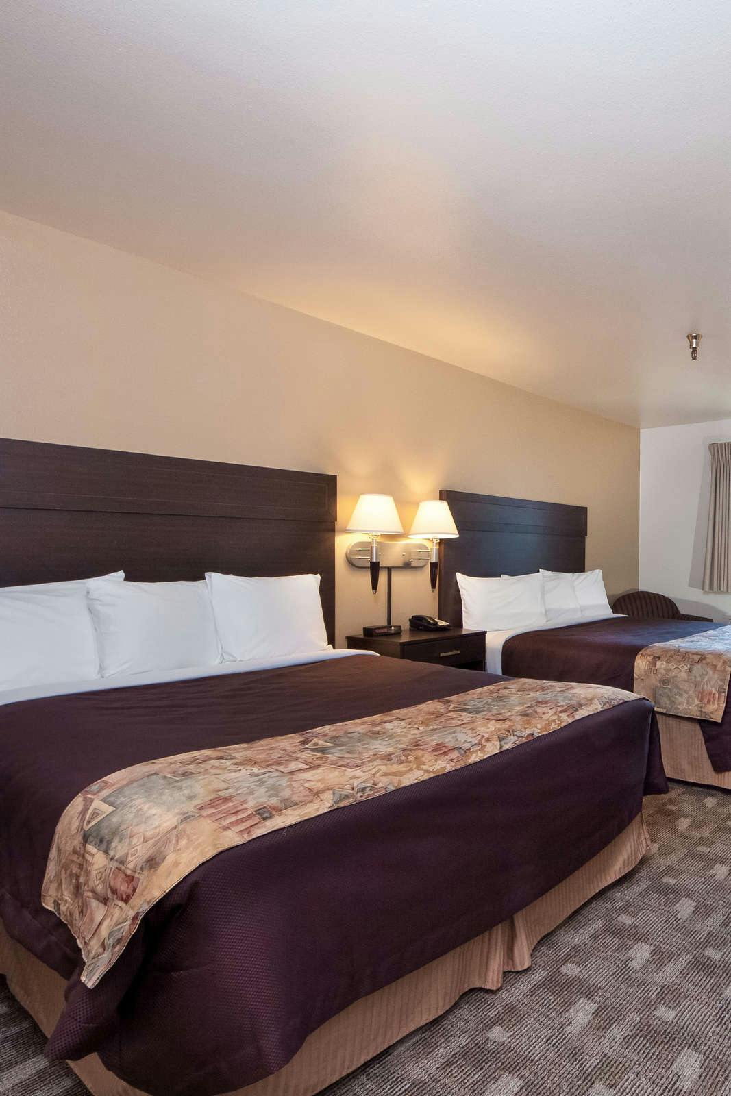 Hotel SilverStone Inn & Suites photo 2