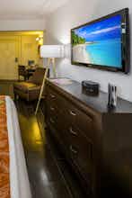 Hotel Riviera Hotel + Suites South Beach photo 3