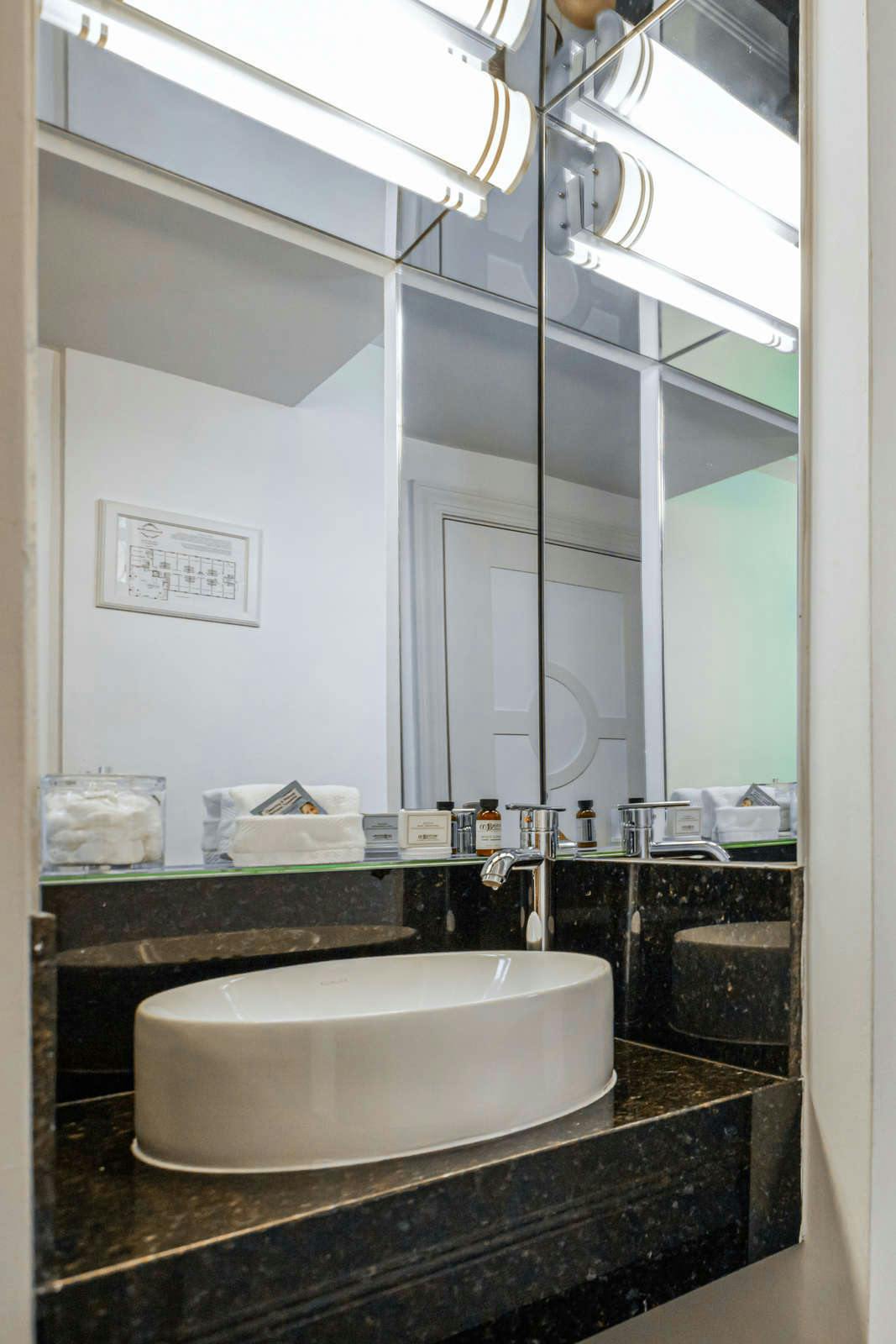 Hotel Riviera Hotel + Suites South Beach photo 4