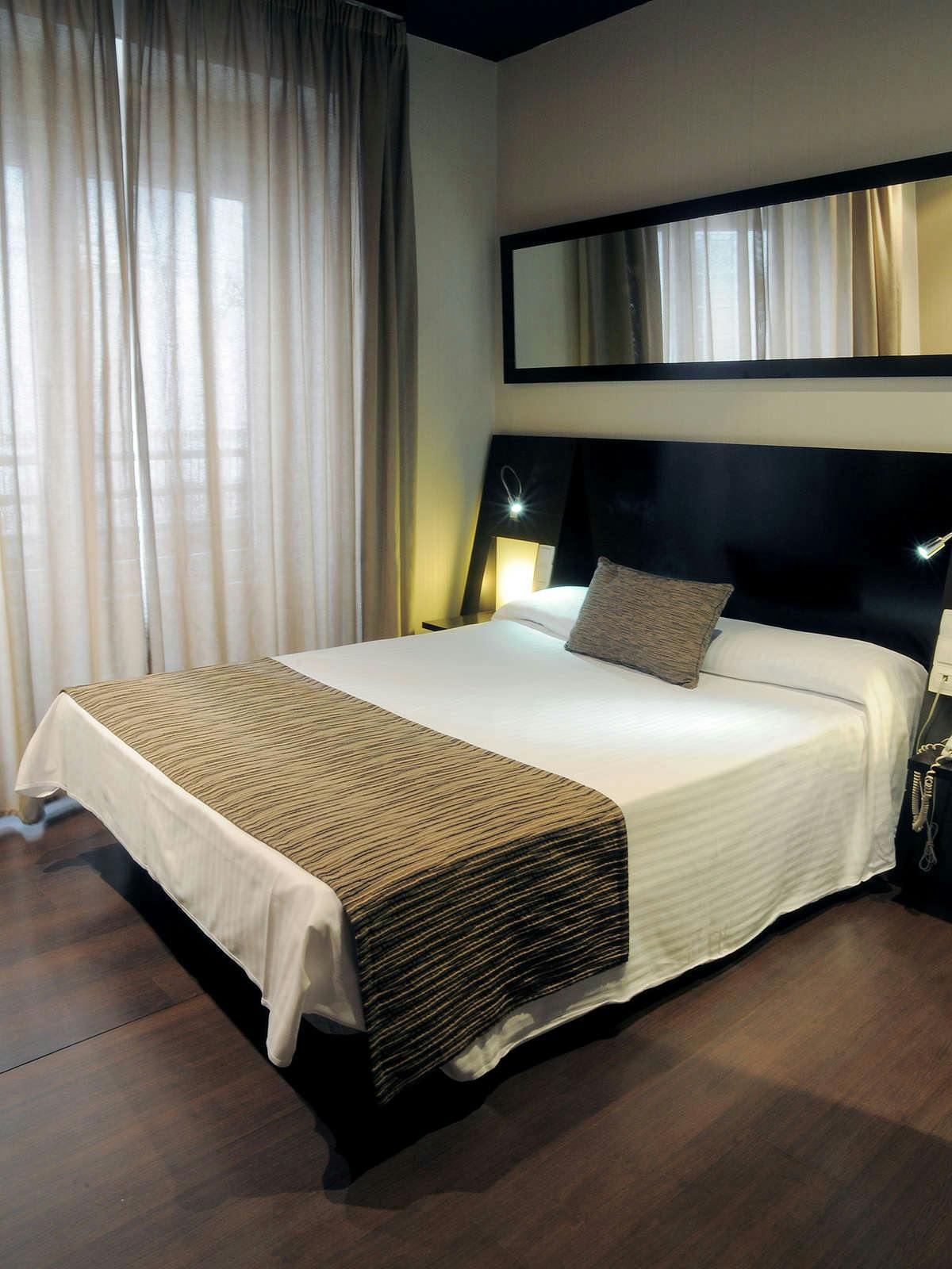 Hotel Petit Palace Plaza de la Reina photo 1