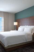 Hotel Staybridge Suites Denton photo 2