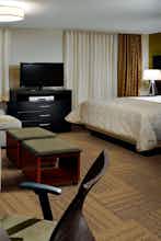 Hotel Staybridge Suites Denton photo 3