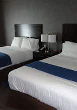 Hotel Holiday Inn Express Hotel & Suites Kansas City Medical Center photo 2