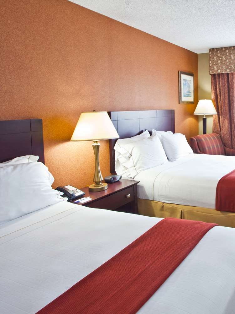 Hotel Holiday Inn Express Clearwater East photo 1