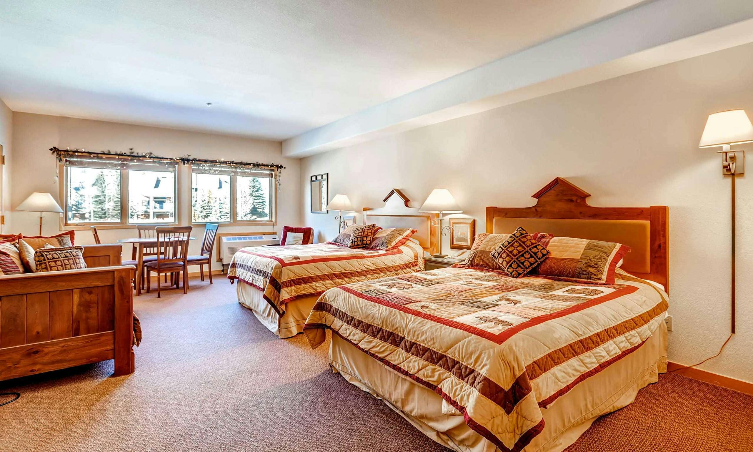 Gateway Mountain Lodge