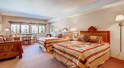 Gateway Mountain Lodge