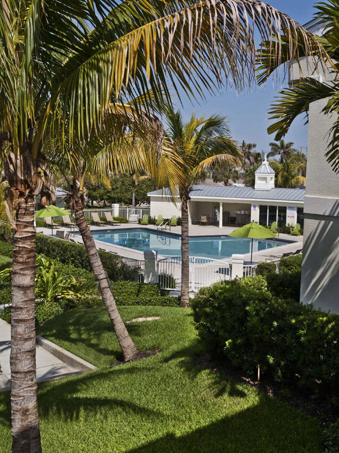 Hotel Holiday Inn Express Juno Beach photo 4