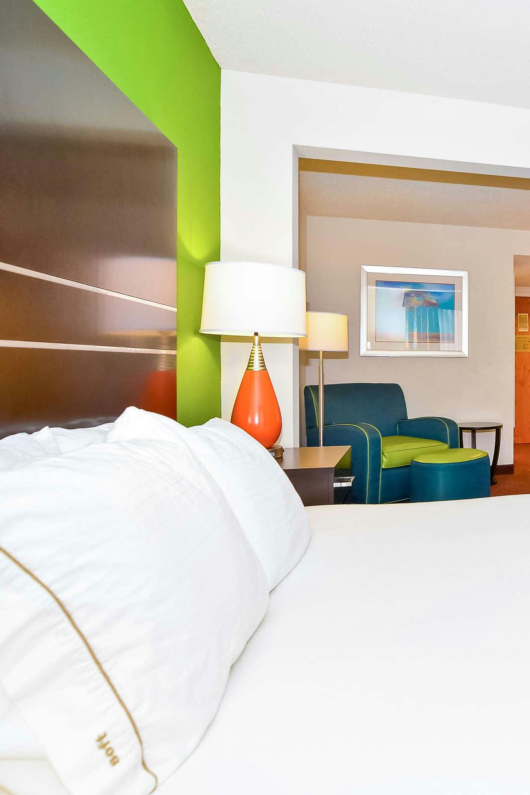 Hotel Holiday Inn Express Atlanta NE photo 2