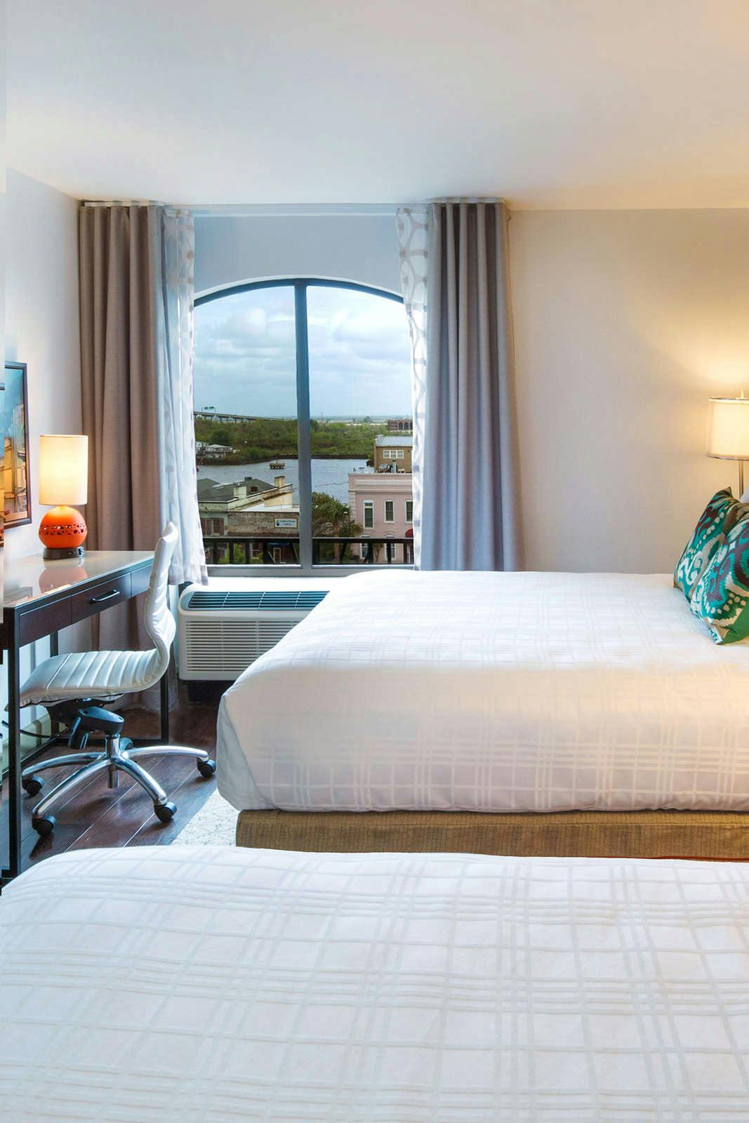 Hotel Hotel Indigo Savannah Historic District photo 5