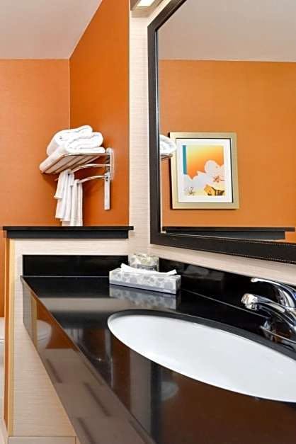 Hotel Fairfield Inn & Suites by Marriott Santa Cruz, CA photo 4