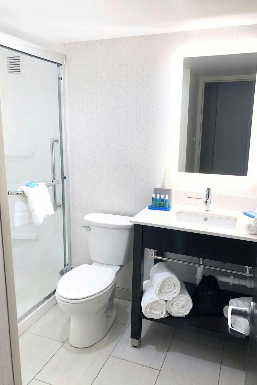 Hotel Holiday Inn Express Richmond Midtown photo 3