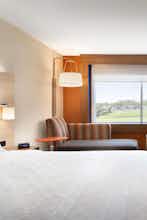 Hotel Holiday Inn Express & Suites Savannah W Chatham Parkway photo 3