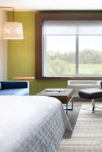 Hotel Holiday Inn Express & Suites Savannah W Chatham Parkway photo 2