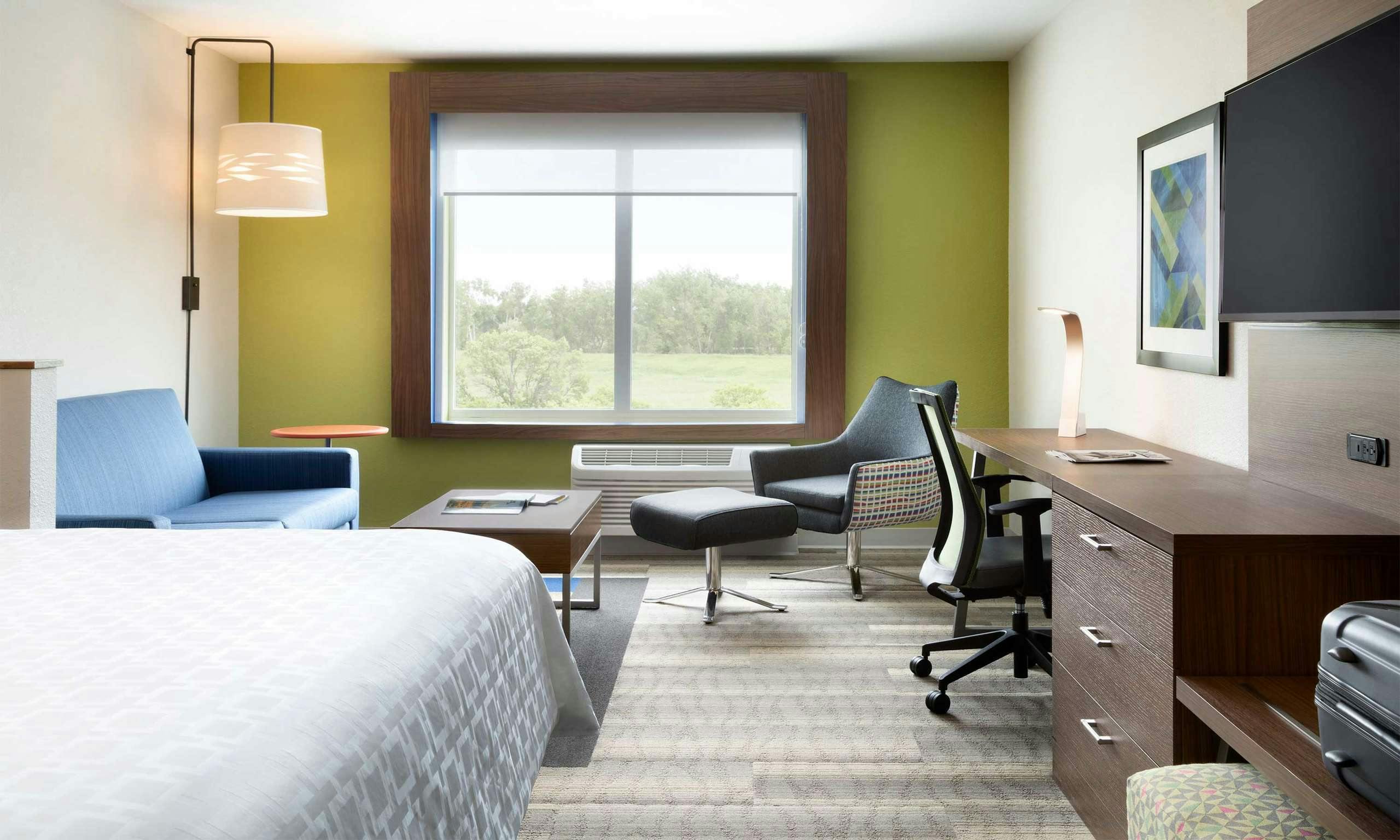 Holiday Inn Express & Suites Savannah W Chatham Parkway