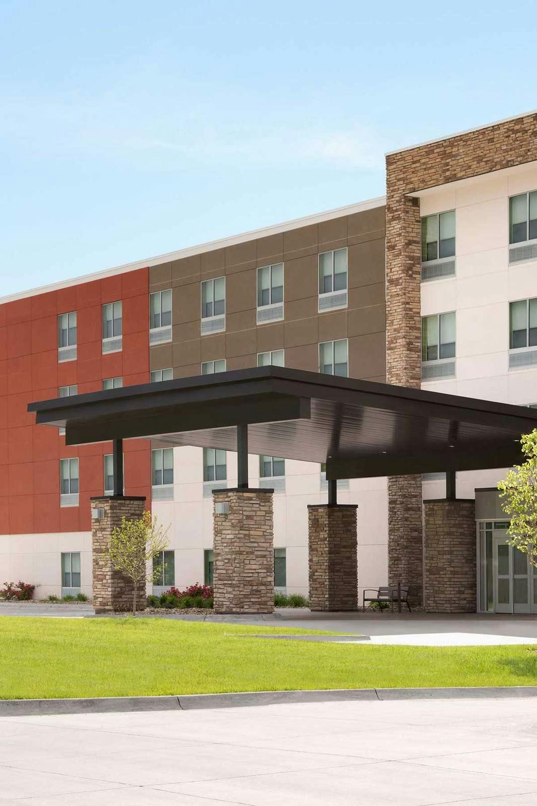 Hotel Holiday Inn Express & Suites Columbus Worthington photo 5