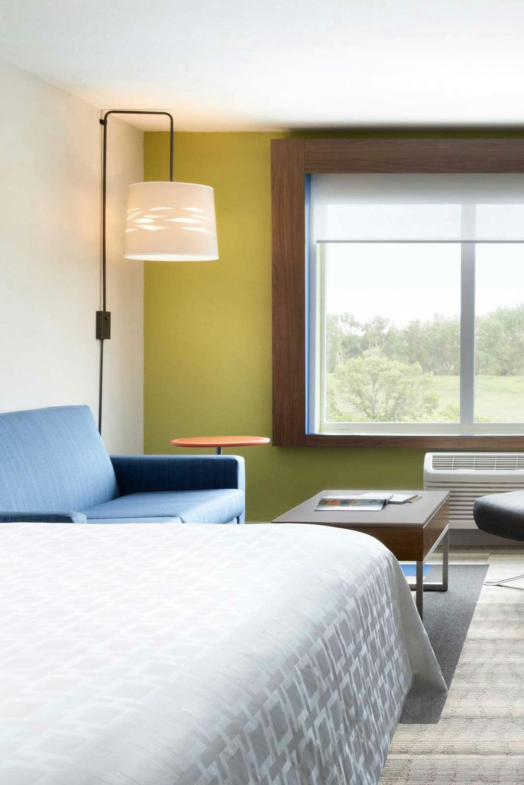 Hotel Holiday Inn Express & Suites Columbus Worthington photo 1