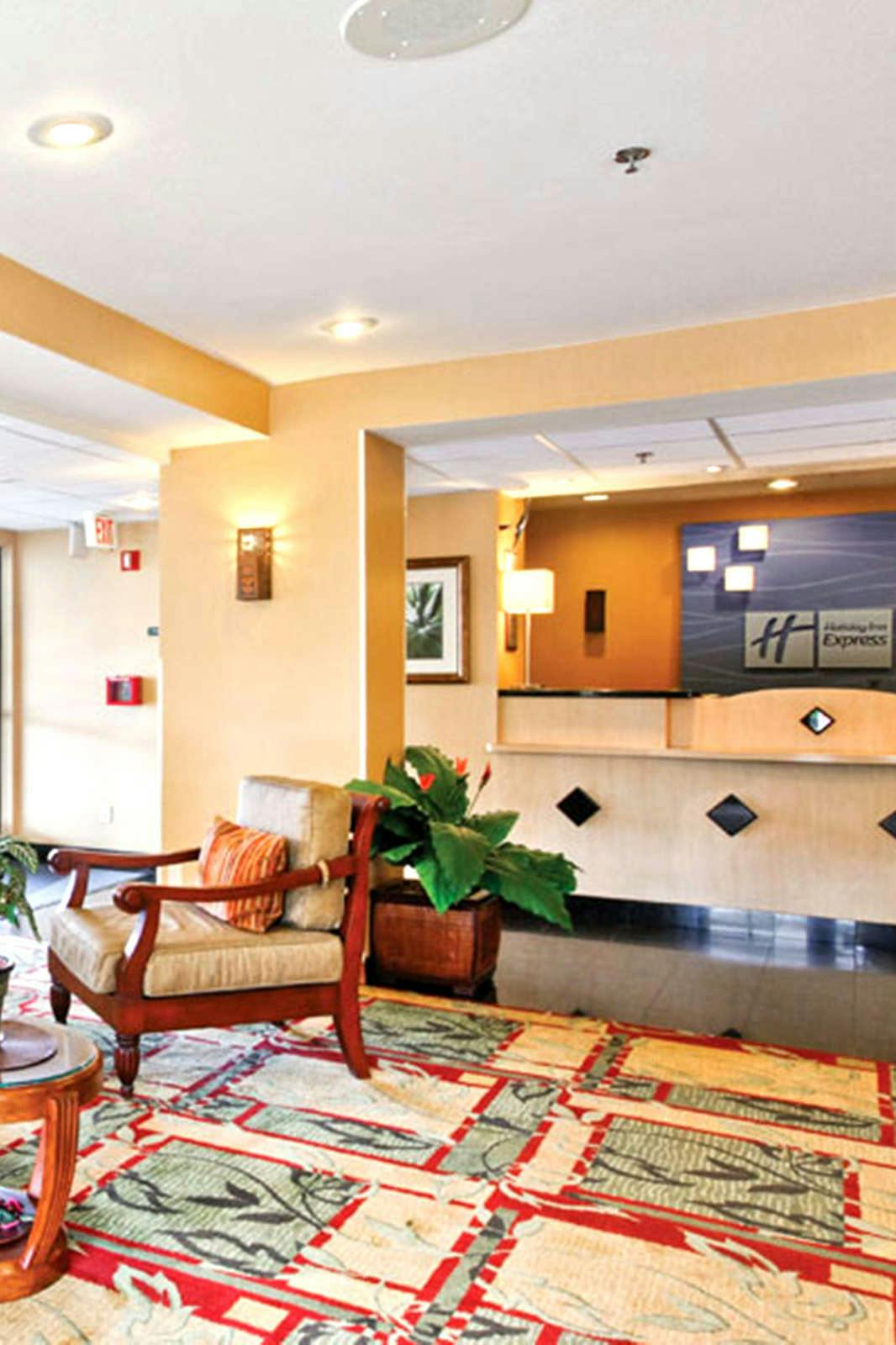 Hotel Holiday Inn Express Hotel & Suites Escondido photo 5