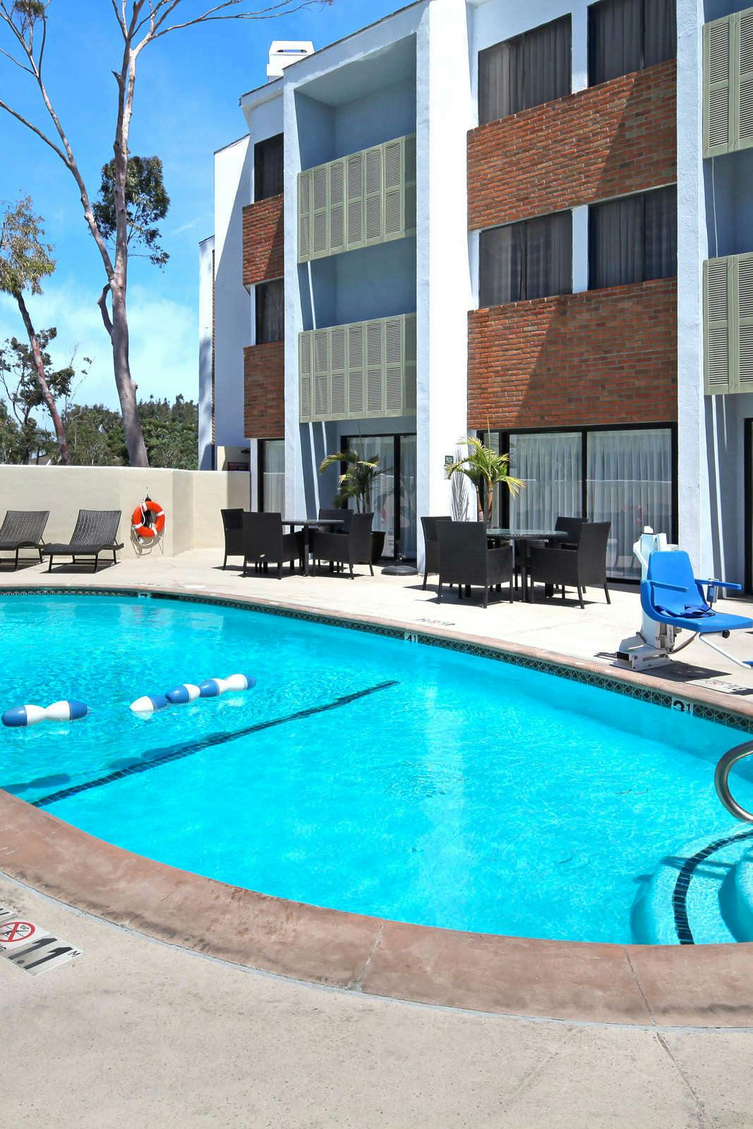 Hotel Holiday Inn Express Port Hueneme photo 5