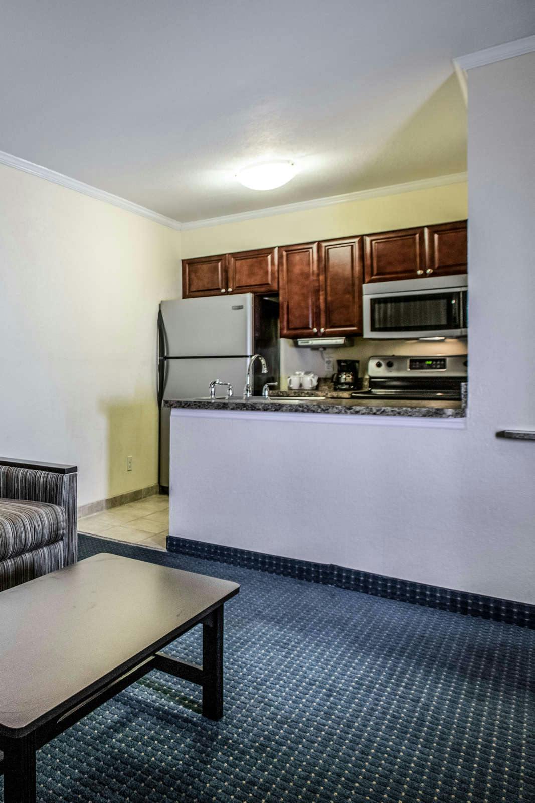 Hotel Sailport Waterfront Suites photo 5