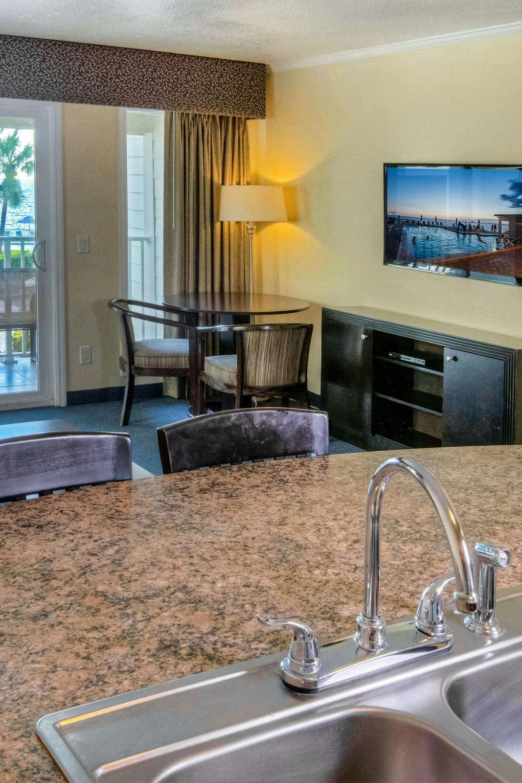 Hotel Sailport Waterfront Suites photo 3