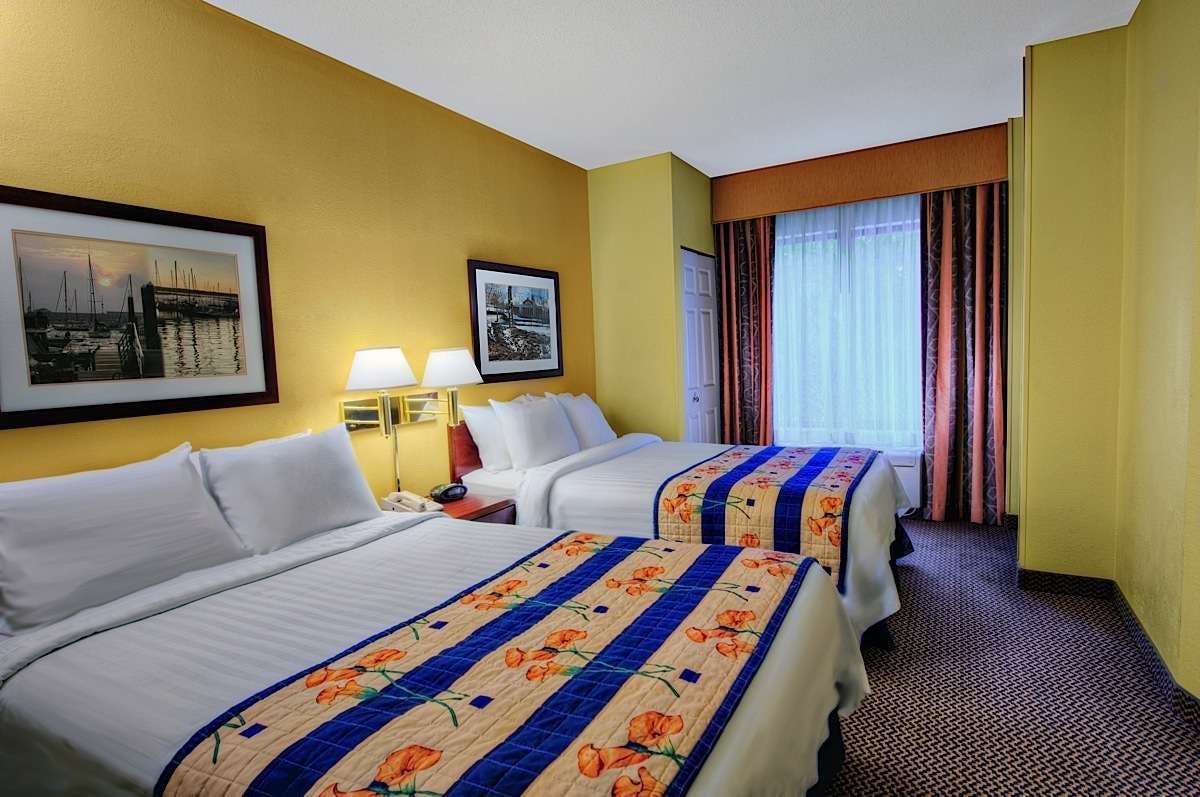 Hotel SpringHill Suites Milford photo 1