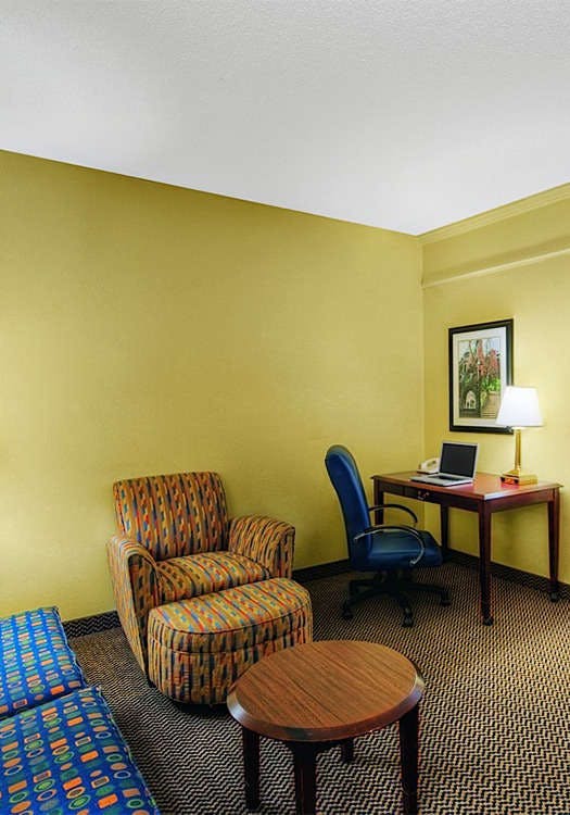 Hotel SpringHill Suites Milford photo 3