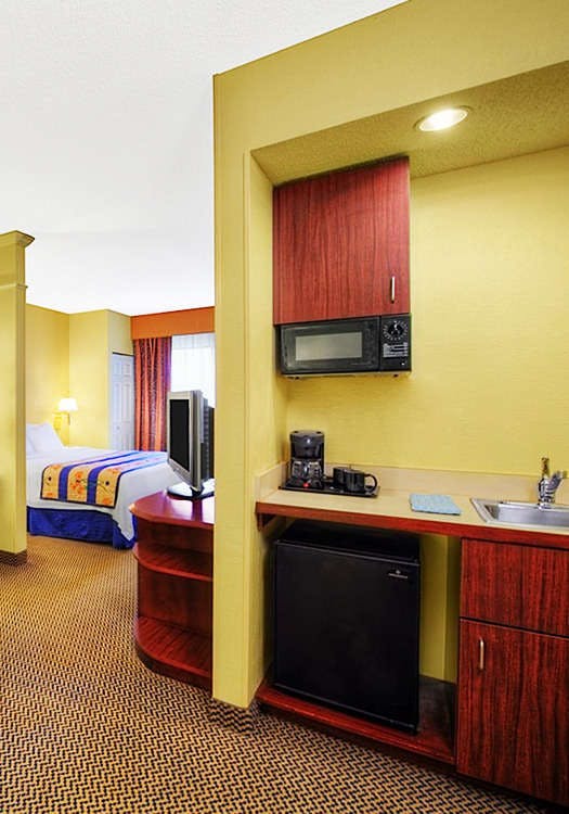 Hotel SpringHill Suites Milford photo 4