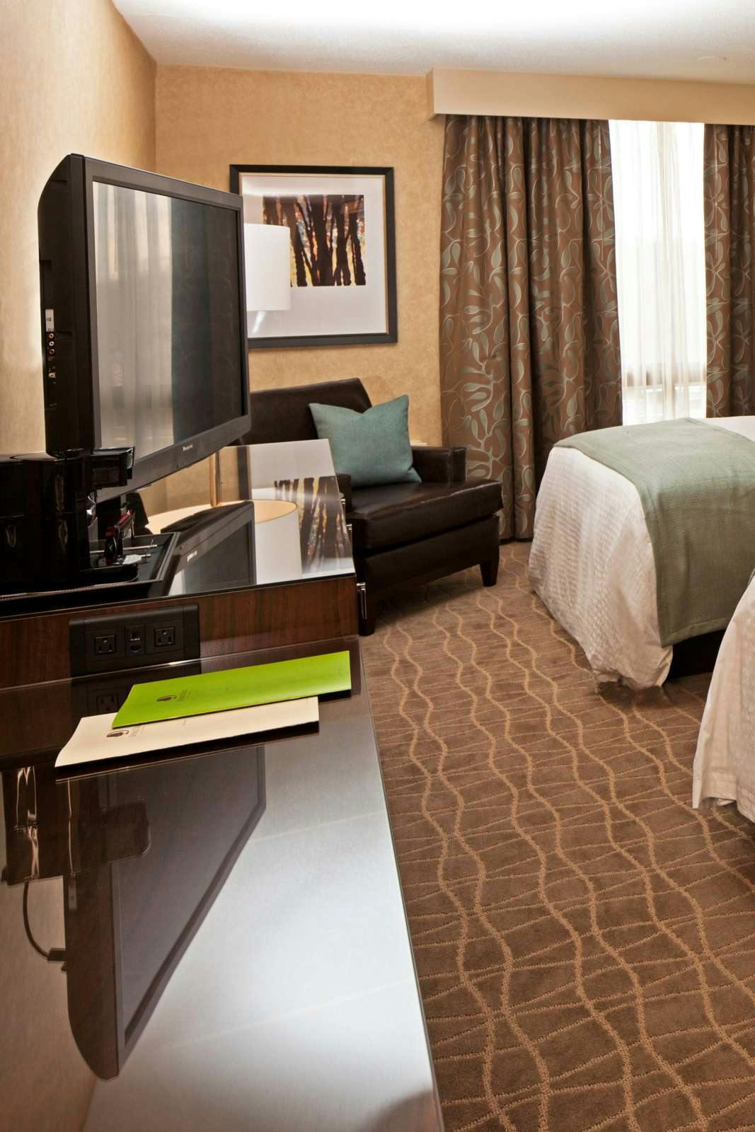 Hotel Doubletree by Hilton Pittsburgh Green Tree photo 3