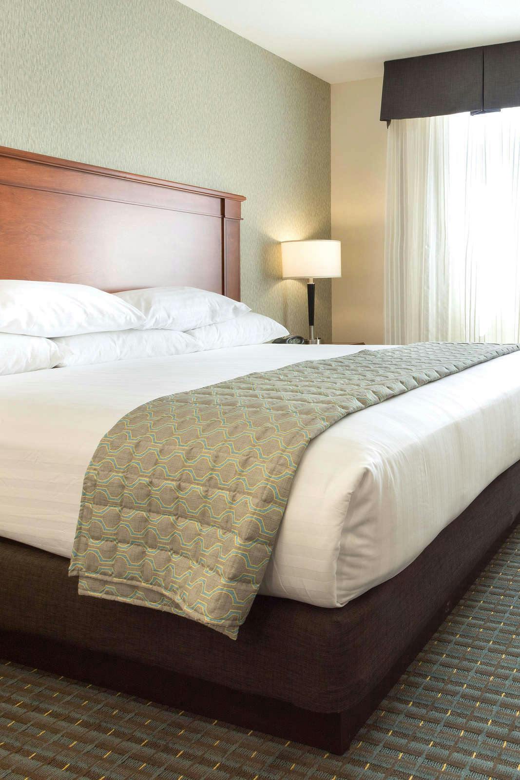 Hotel Drury Inn and Suites Burlington photo 2