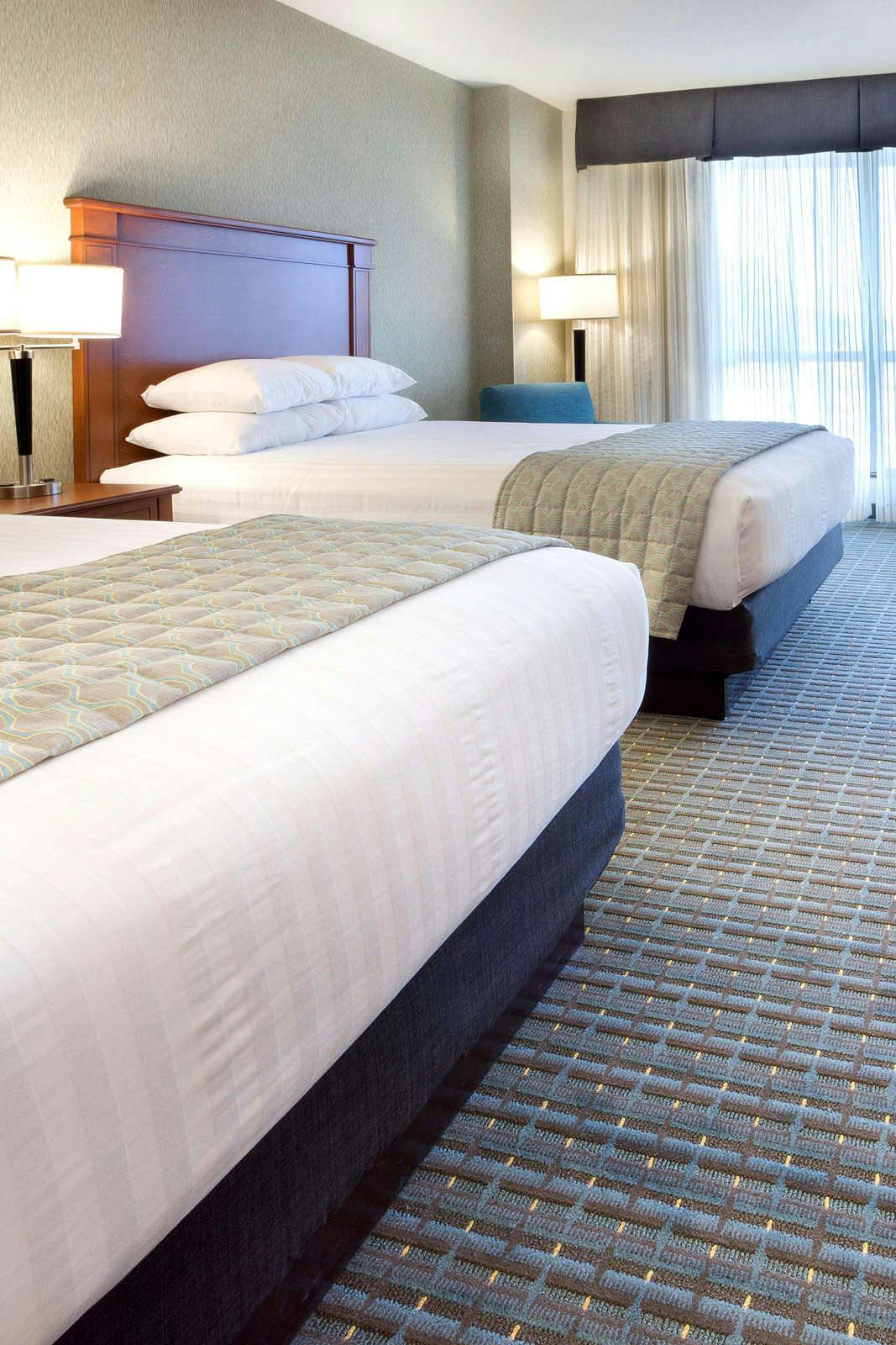 Hotel Drury Inn and Suites Burlington photo 3