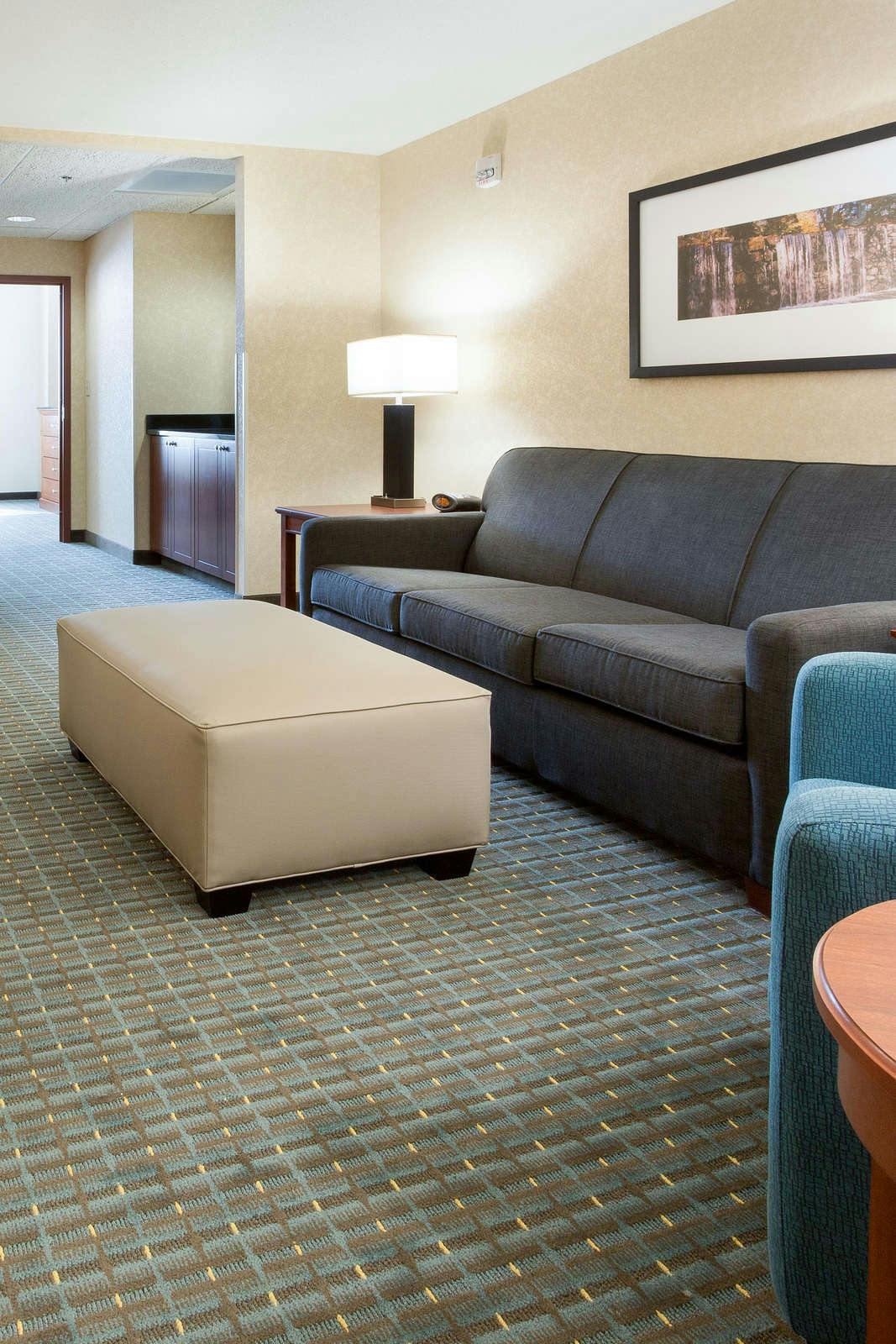 Hotel Drury Inn and Suites Burlington photo 5