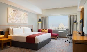 Holiday Inn & Suites Jakarta Gajah Mada