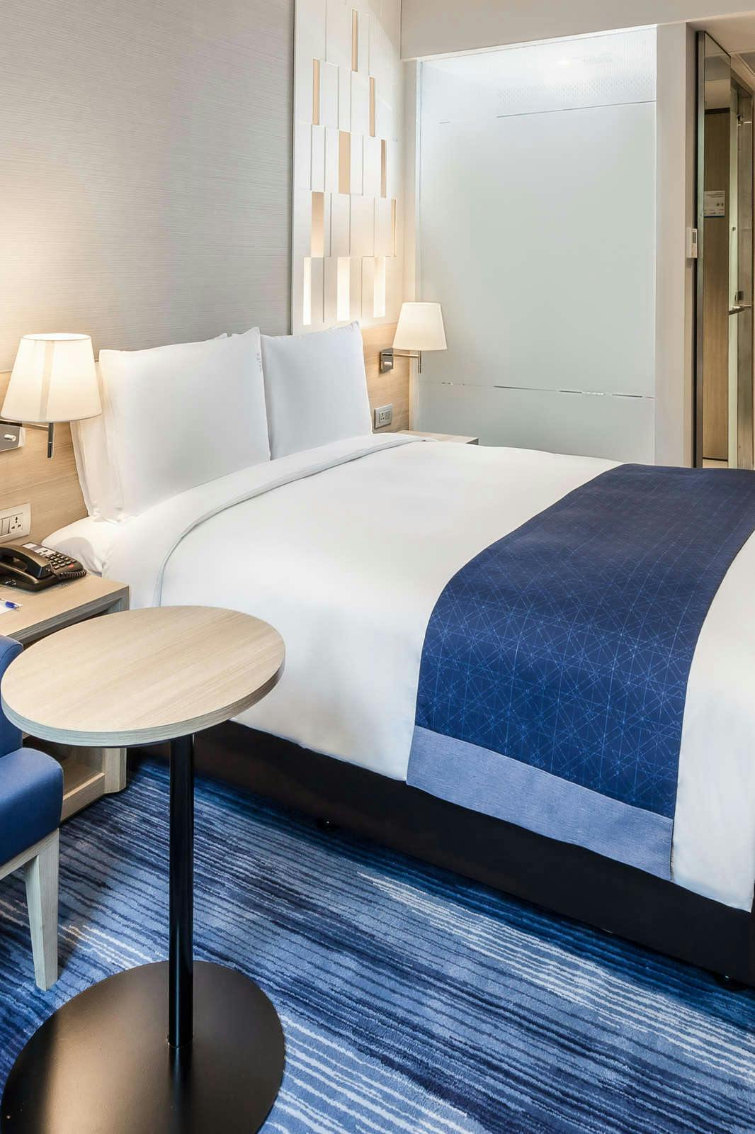 Hotel Holiday Inn Express Bangkok Soi Soonvijai photo 2