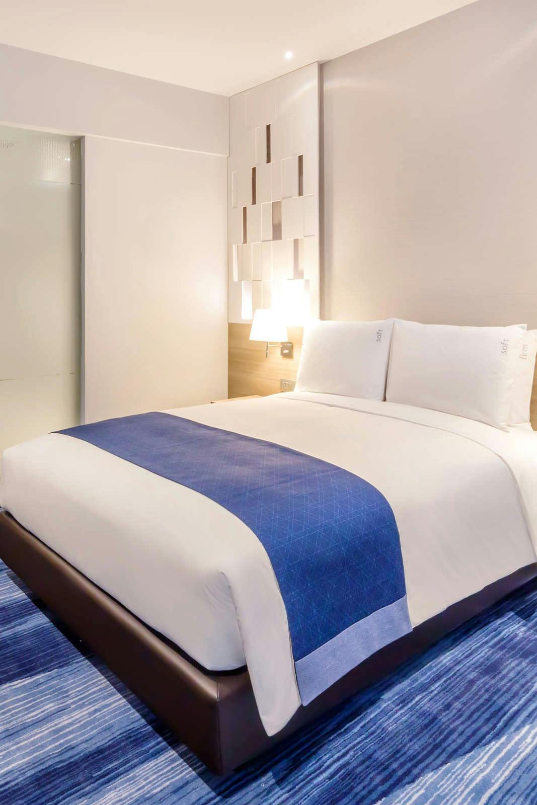 Hotel Holiday Inn Express Bangkok Soi Soonvijai photo 3