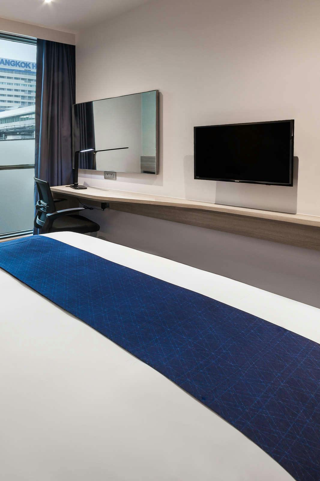 Hotel Holiday Inn Express Bangkok Soi Soonvijai photo 5