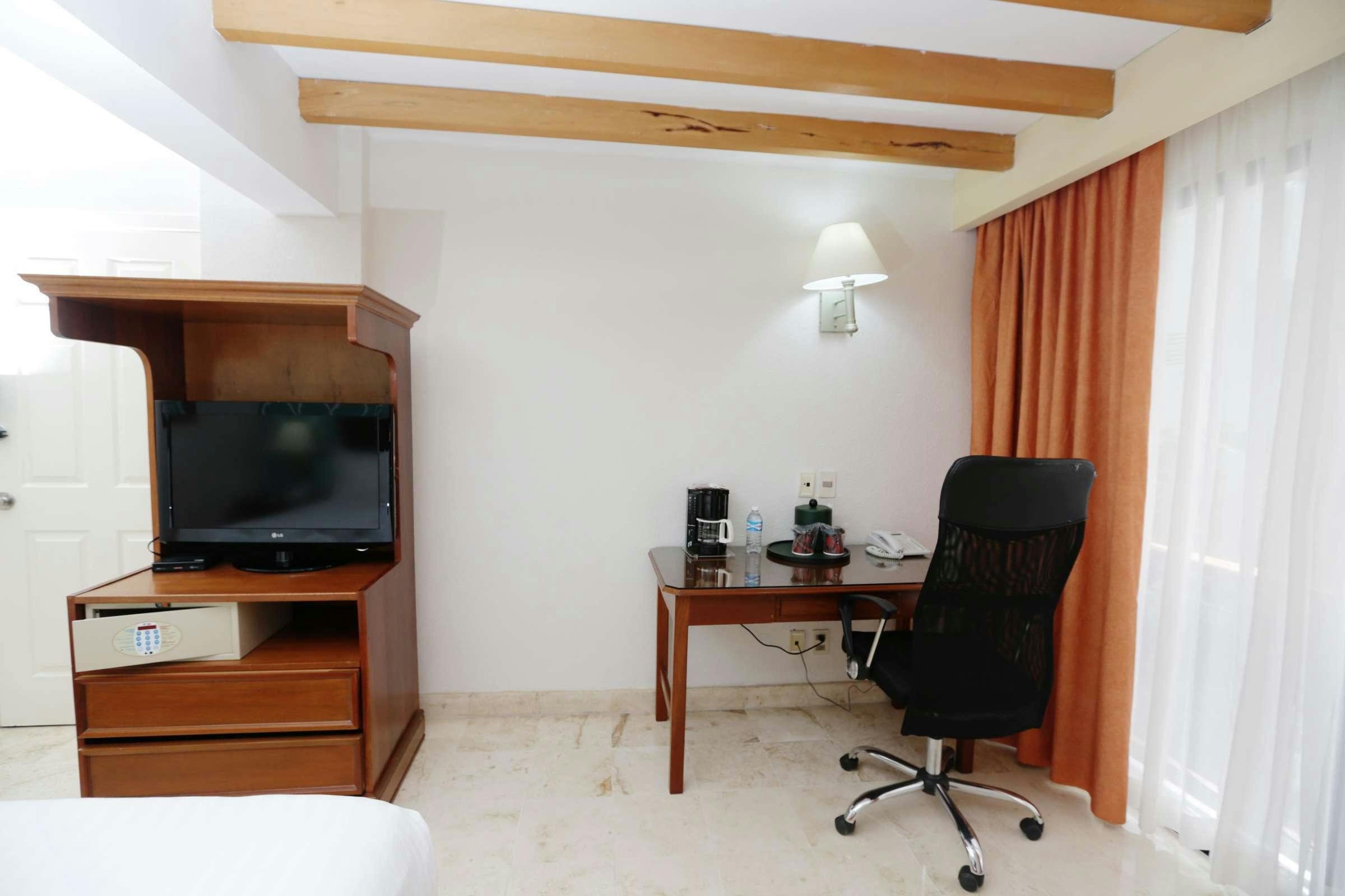 Hotel Capital Plaza Hotel photo 1