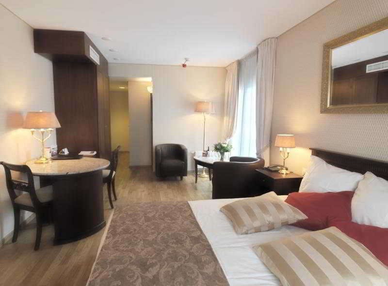 Hotel Grand Hotel Karel V photo 2