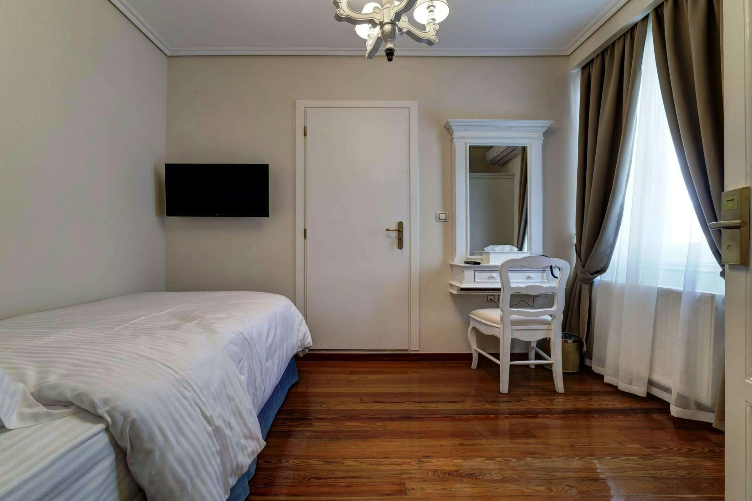 Hotel Home & Poetry photo 2