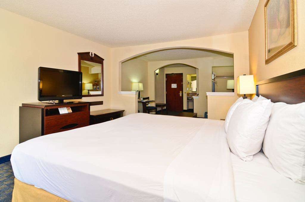 Quality Inn Suites Dfw Airport South Dallas Dfw Airport