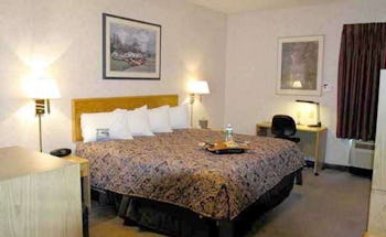 Tru by Hilton Syracuse North Airport Area