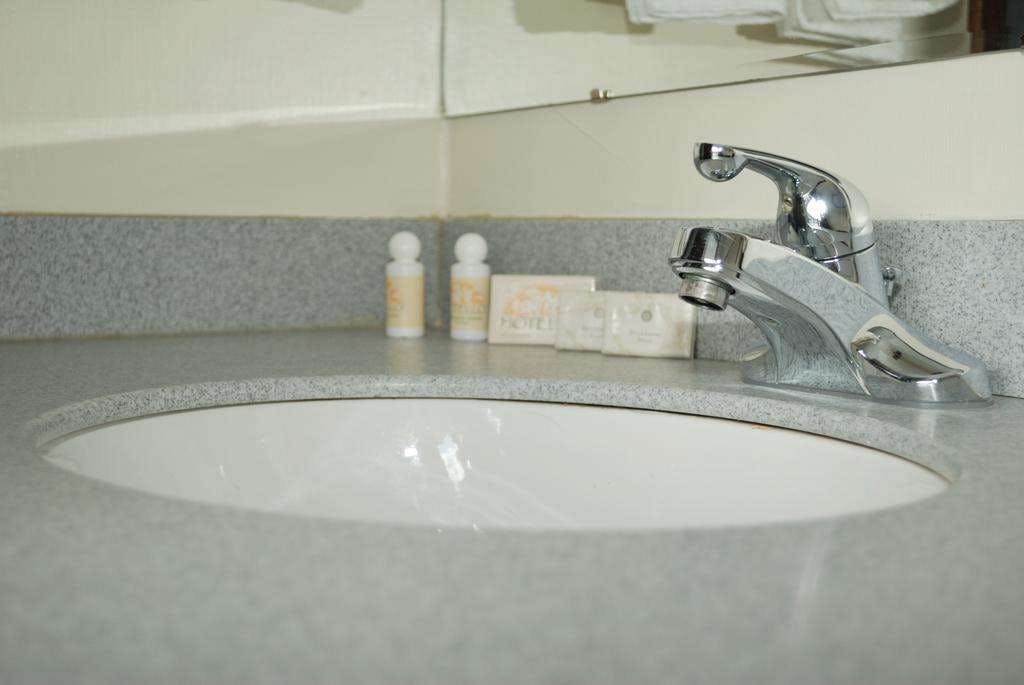 Hotel Royal Inn - Hudson I-94 photo 2