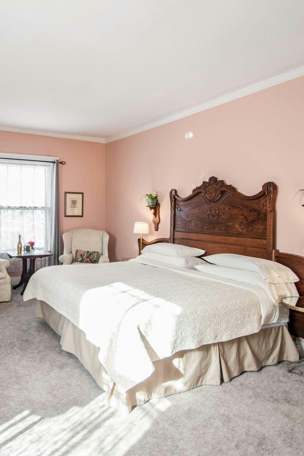 Hotel Looking Glass Inn photo 1