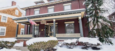 Looking Glass Inn
