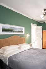 Hotel Looking Glass Inn photo 2