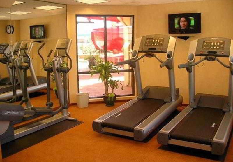 Hotel Fairfield Inn and Suites by Marriott Kelowna photo 2