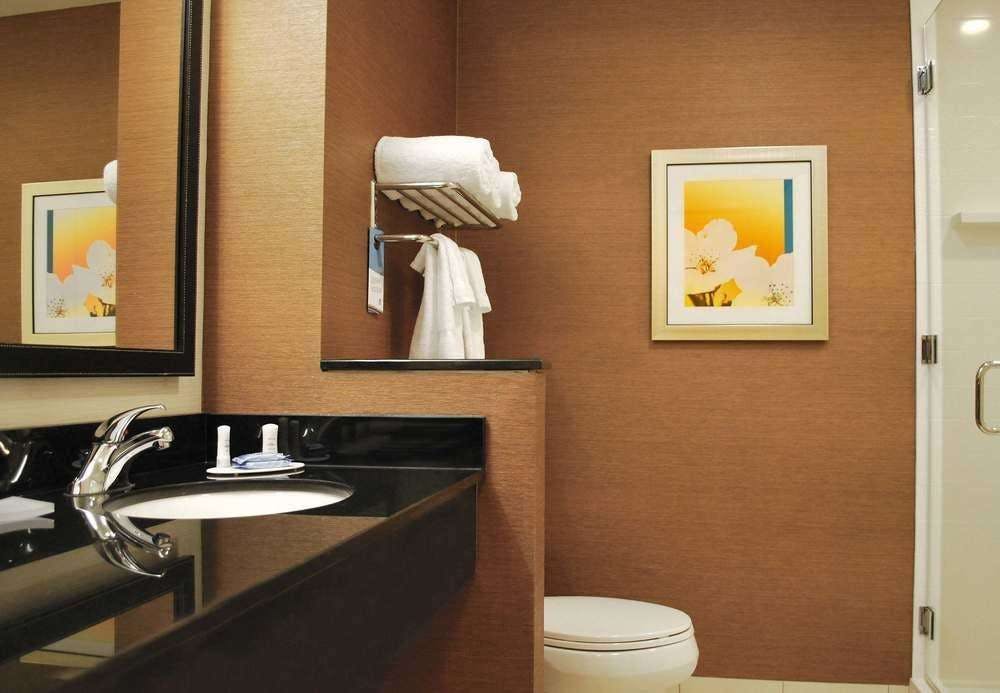 Hotel Fairfield Inn & Suites Springfield Northampton/Amherst photo 1