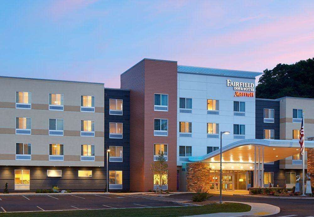 Hotel Fairfield Inn & Suites Springfield Northampton/Amherst photo 3